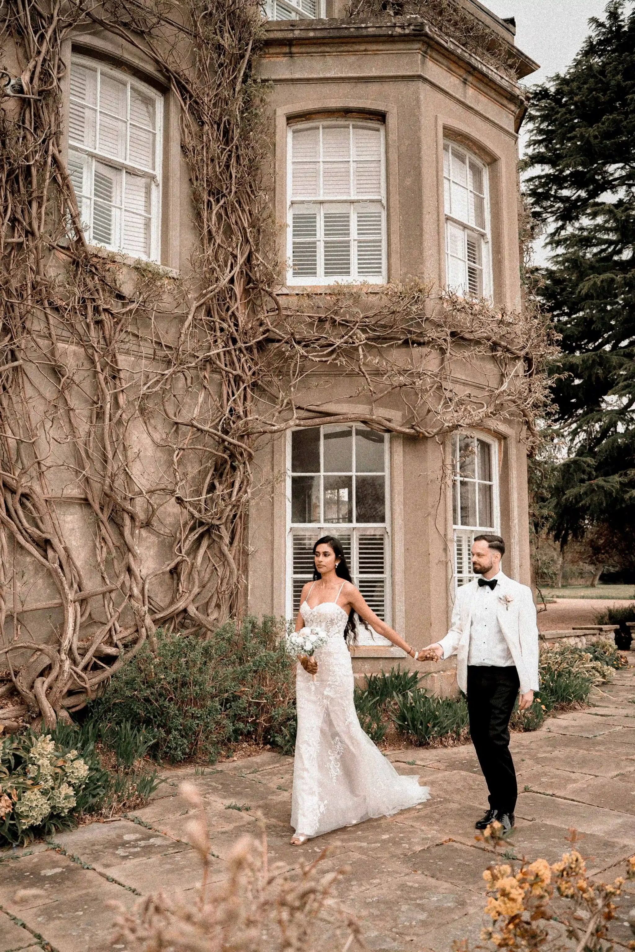 Sonam & Andrew · Hindu & Christian & Fusion at Northbrook Park